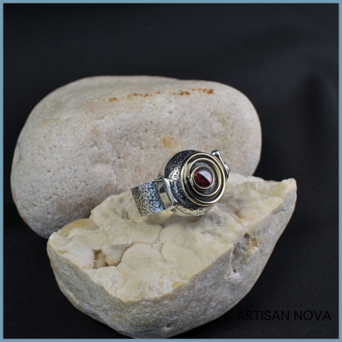 pierscionek-sekretnik-srebro-925-zloto-585-granat-front.jpg