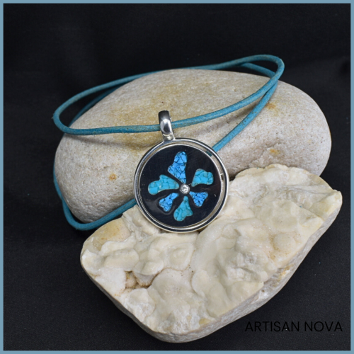 naszyjnik-srebrny-turkusy-kwiat-rzemien.png