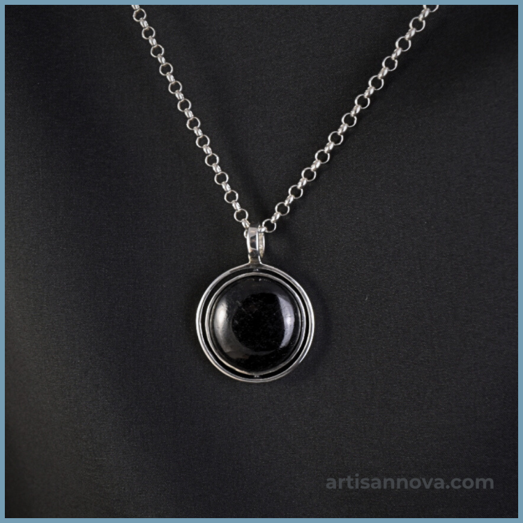 aszyjnik-srebro-925-czarny-turmalin-na-kamieniu-artisan-nova.jpg