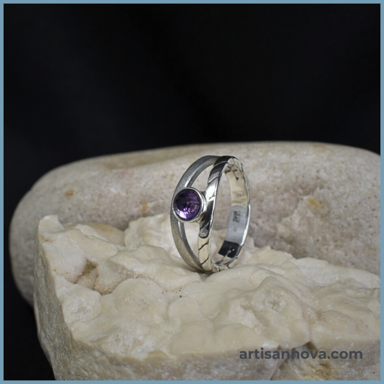 pierscionek-srebro-925-ametyst-widok-boczny.jpg