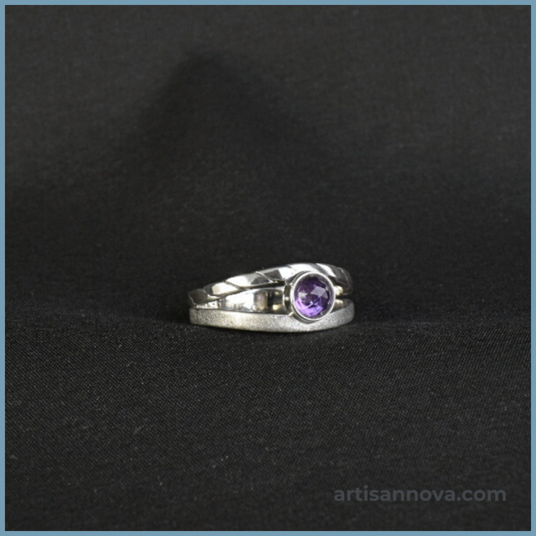 pierscionek-srebro-925-ametyst-stylizacja-czarna-tkanina.jpg