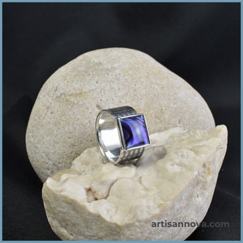 pierscionek-srebrny-muszelka-fioletowa-sygnet.png
