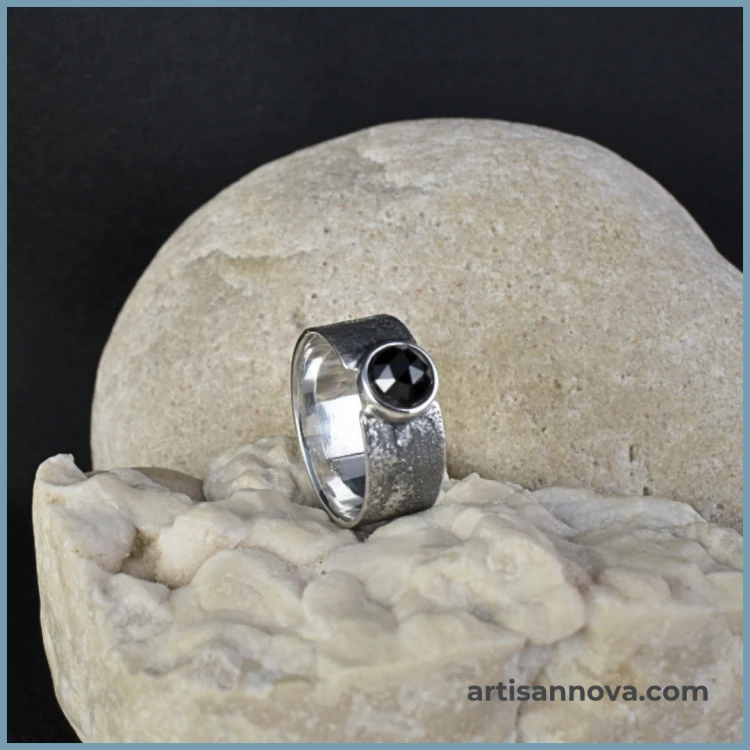 pierscionek-srebro-925-spinel-obraczka-fakturowana-rozmiar-13-bok1.png